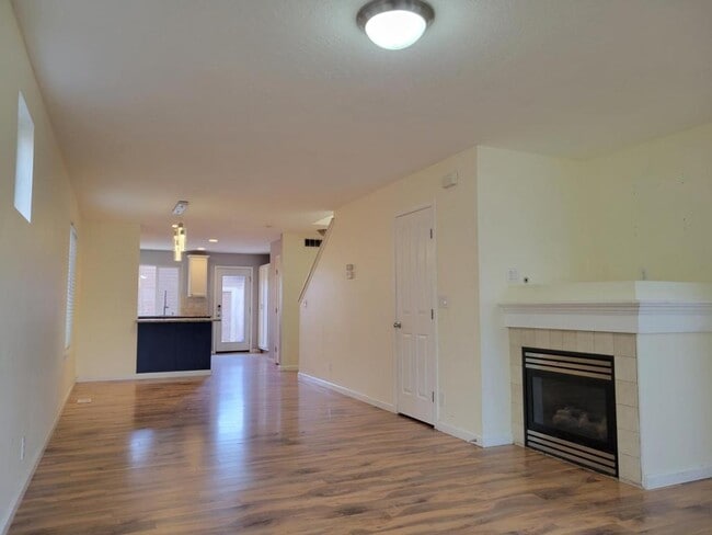 Photo - 2062 Gourley St