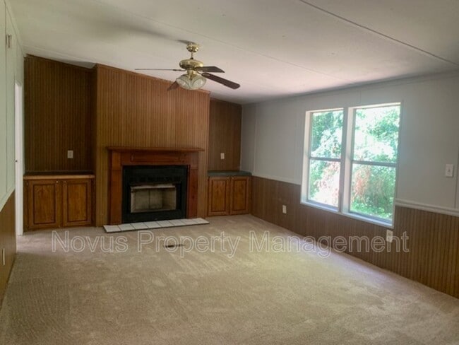 Photo - 221 Oakleigh Dr