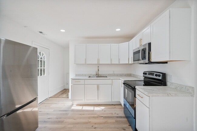 Photo - 634 S Union St