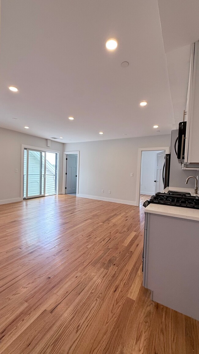 97 Condor St Unit 5