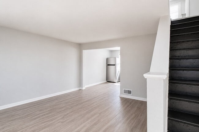 Photo - 124 Yorke St