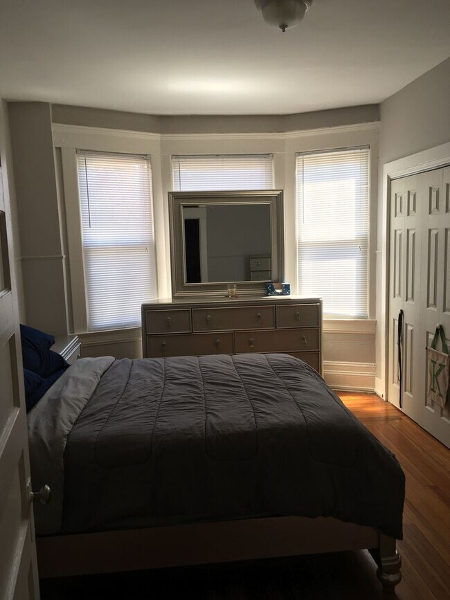 Spacious State St 1BR - Near Yale SOM - Spacious State St 1BR - Near Yale SOM Apartment Unit A4