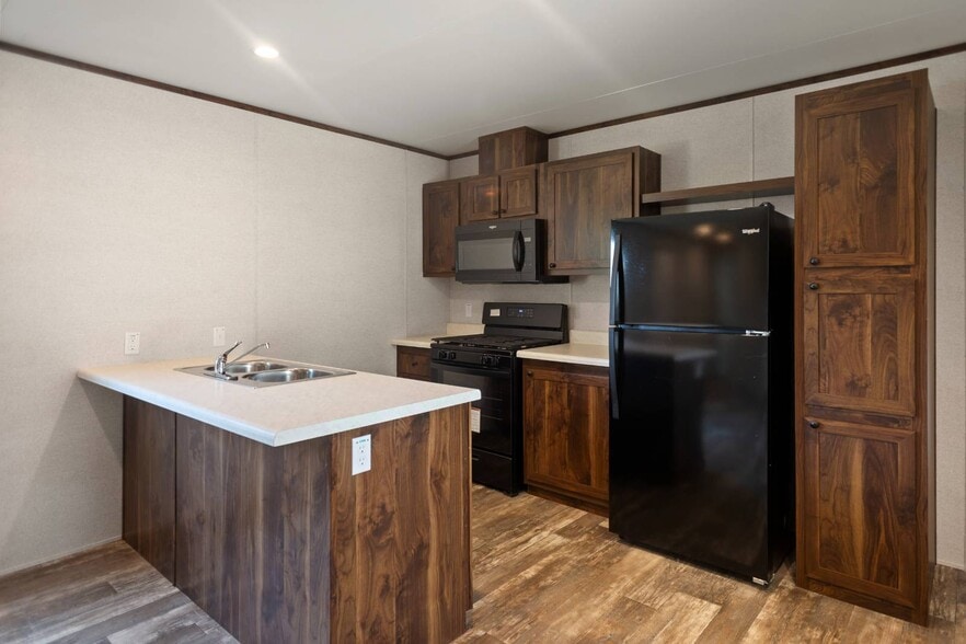 2018 Waterfront Dr