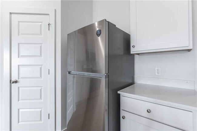 Photo - 103 S Maroon Ave