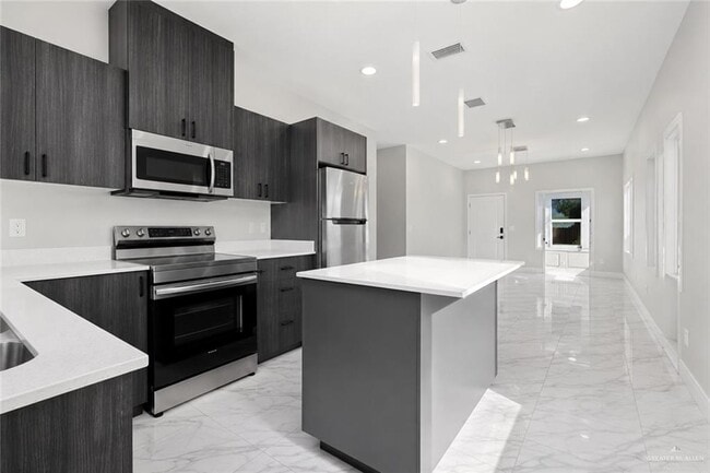 1025 N Woodson Ave Unit 4