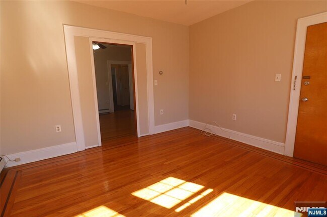 Photo - 549 2nd Unidad 3