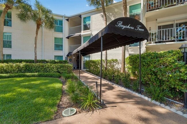 Building Photo - 3325 Bayshore Blvd Unit D14 a