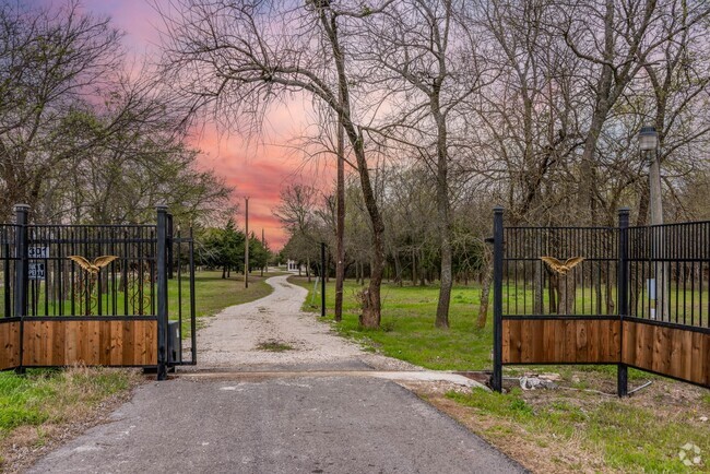 Building Photo - Lovely residential retreat property on 1 acre Rental
