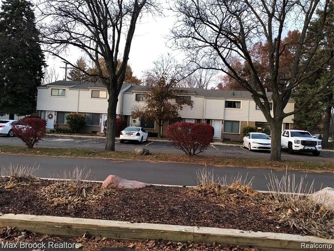 Building Photo - 1653 Wimbledon Dr