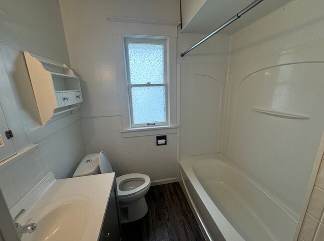 Photo - Large Augustana Rental Home