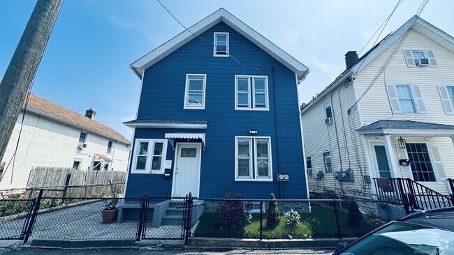 Building Photo - 674 Ogden St Rental