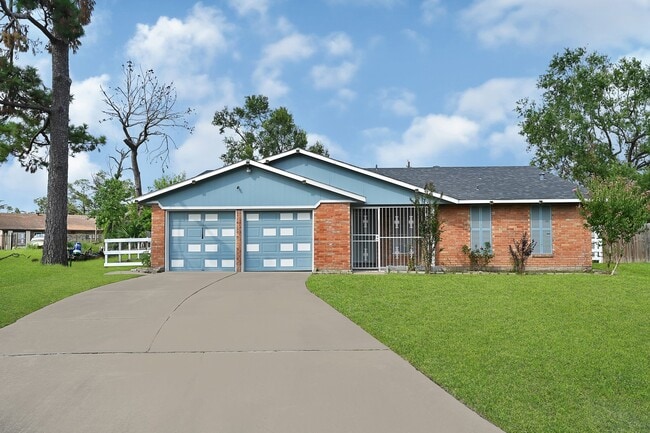 Building Photo - 12223 Woodcliff Dr