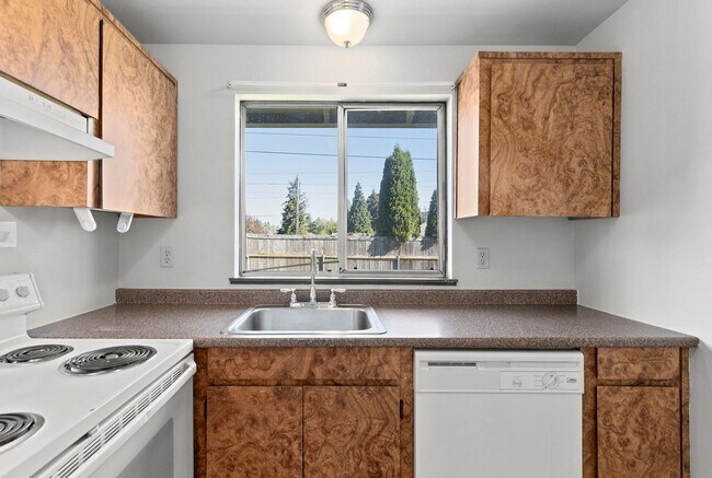 Photo - 13330-13330 E Burnside St Unit 13330