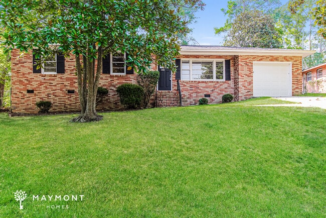 Building Photo - 3 Bedroom Brick Home
