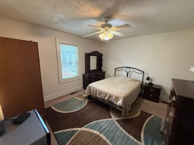 Photo - 2340 Newnan St