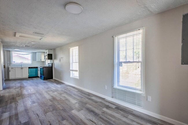 Photo - 541 New Berlin Rd