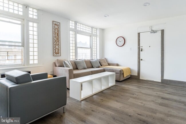 Photo - 3809 Ventnor Ave Unidad 3