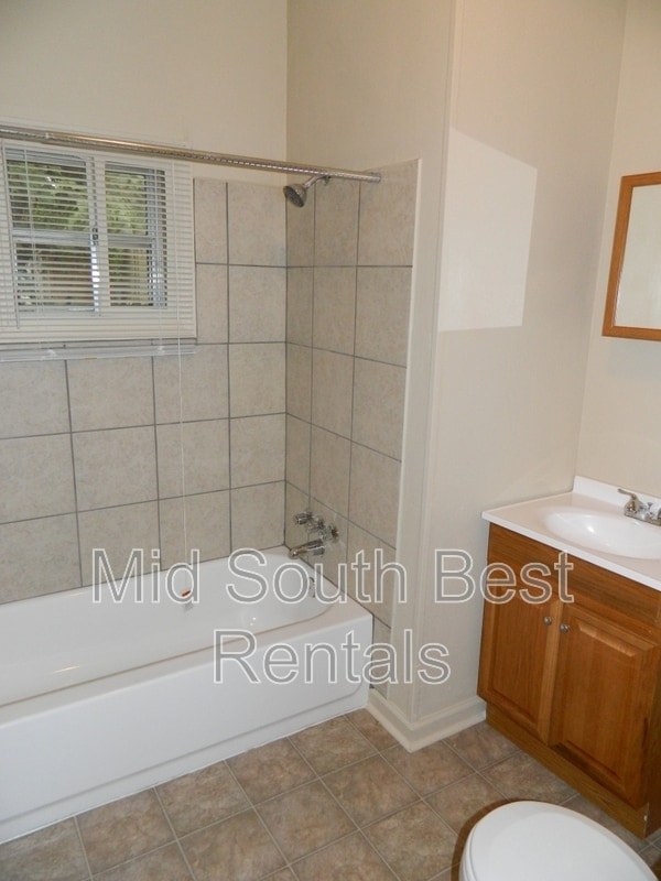 Photo - 961 N Willett St