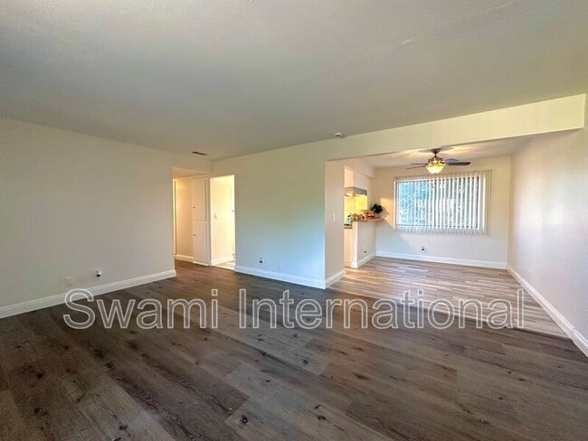 Photo - 25532 1/4 Oak St.