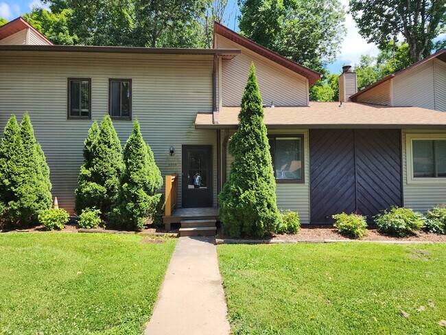 Photo - 2205 Forest Acres Dr