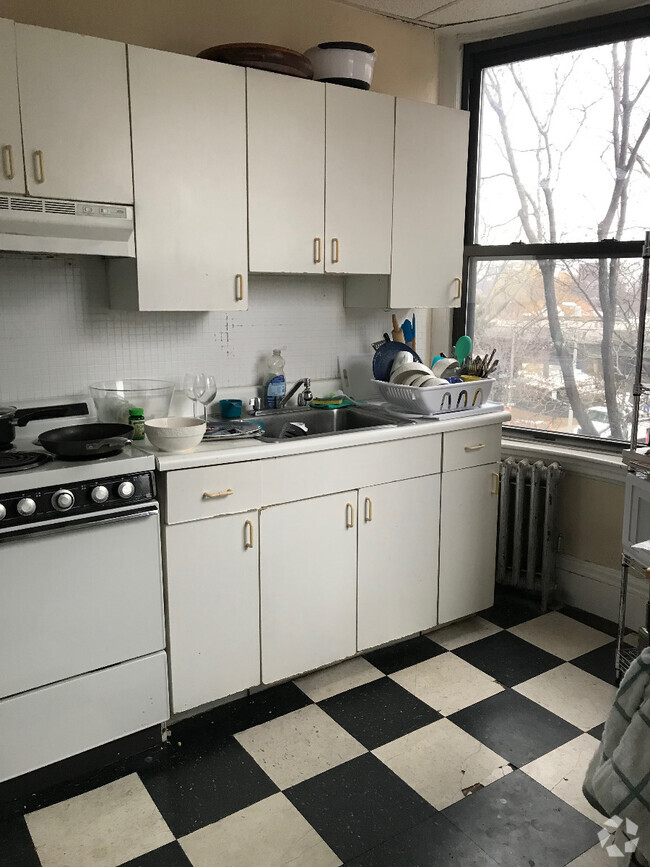 Building Photo - 583 Beacon St Unit 2-bed 1-bath Kenmore Rental