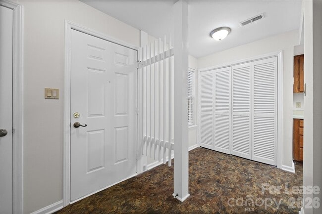 Photo - 2920 Iron Gate Ln