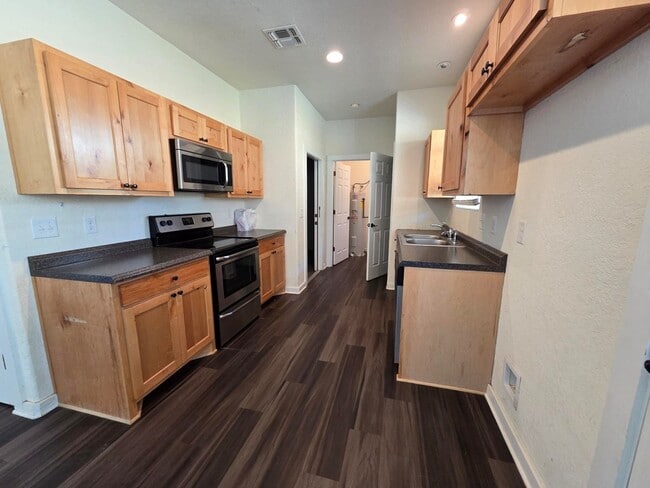 Photo - 121 Ivy Ln