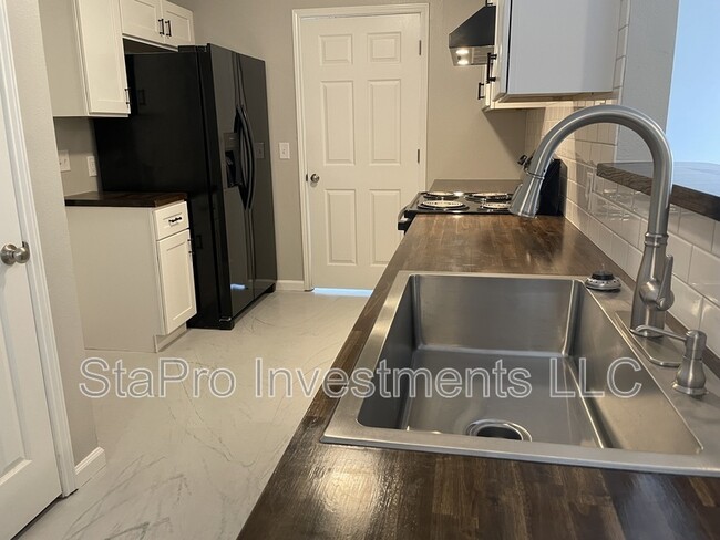 Photo - 343 Christine St