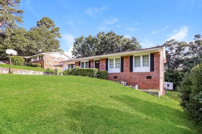 Photo - 5145 Burbank St