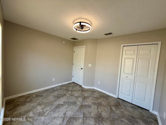 Photo - 1701 Covington Ln