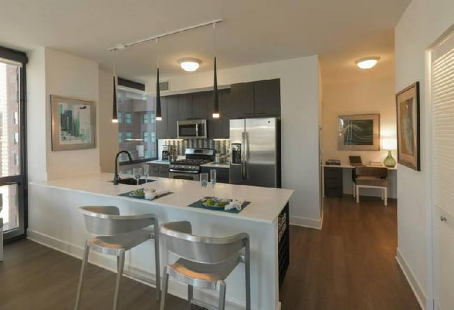 Photo - 163 N Wabash Ave