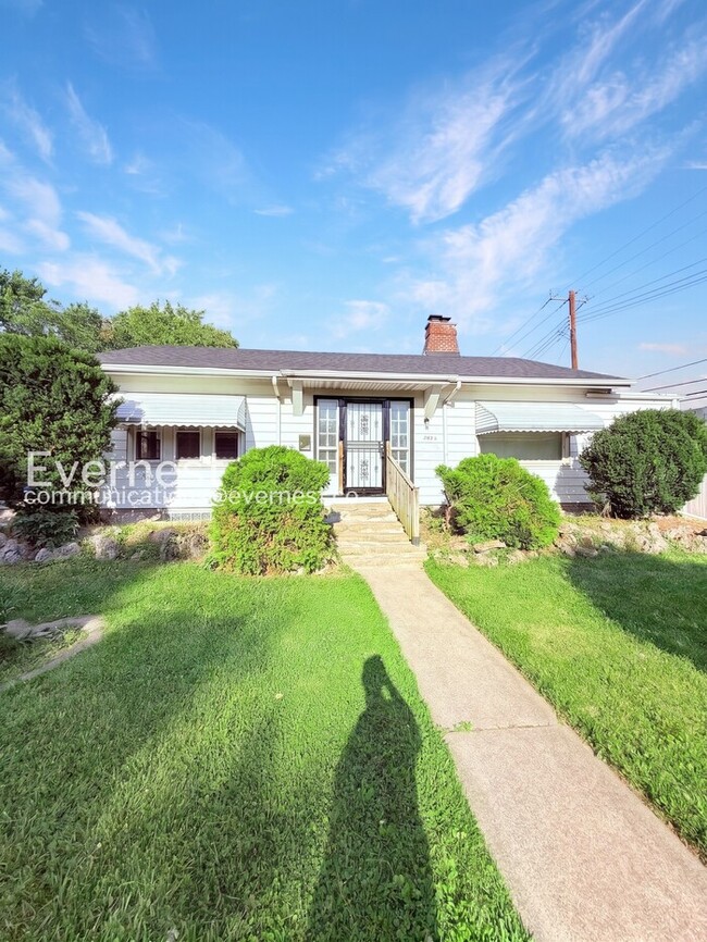 Building Photo - Charming Home with Fenced Yard & Hookups / 3 Beds & 1 Bath / Voucher Accepted / Pets Not Allowed ...