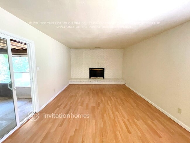 Photo - 2772 Sargent Ave