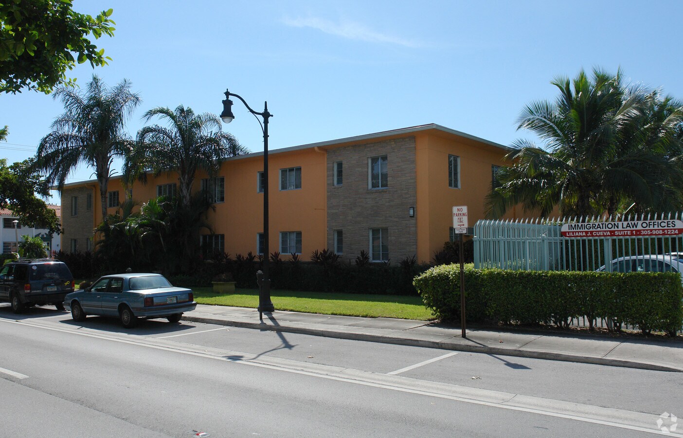 Photo - Coral Way Apartments