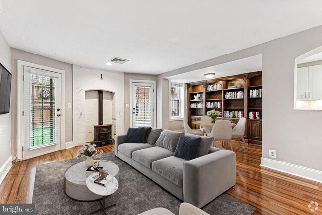 Building Photo - 1747 18th St NW Rental