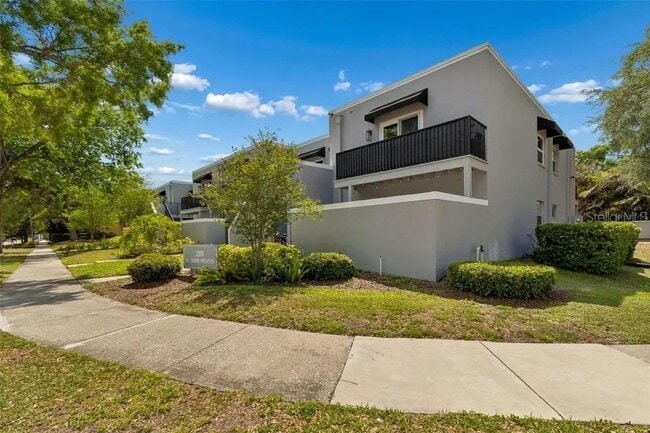 Building Photo - 201 S Arrawana Ave Unit L