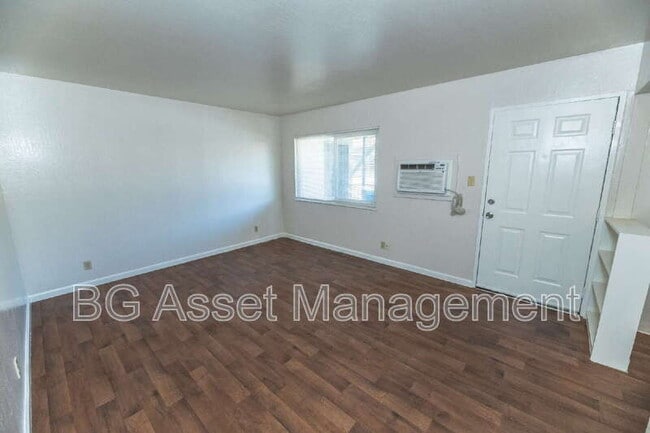 Photo - 1932 Ethan Way Unit 8