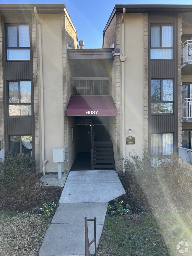 Building Photo - 2BD/1BA Beautiful Condo in Columbia Unit 4