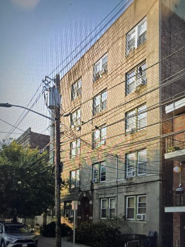 Building Photo - 31-33-33 66th St Unit B Rental