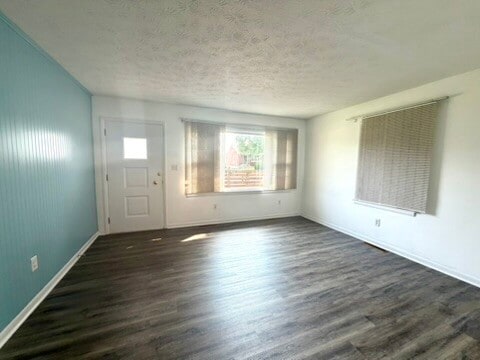 Photo - 402 Bond St