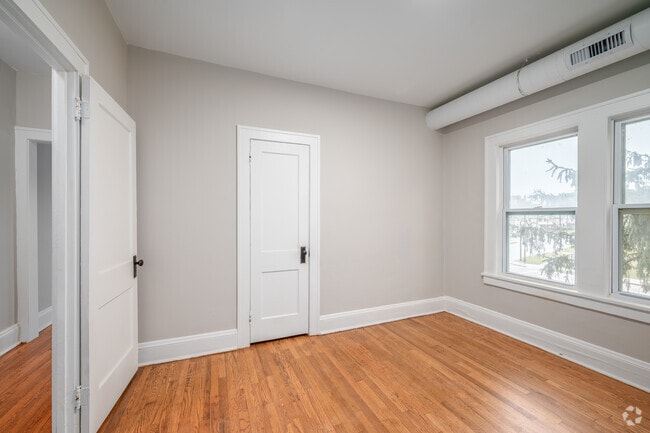 1BR, 1BA - 655SF - Bedroom