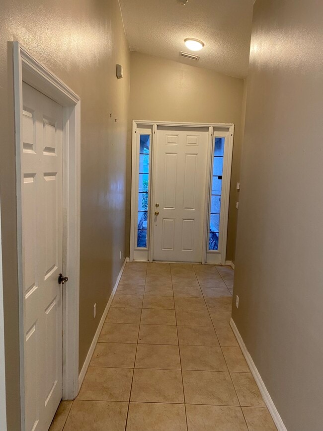 Photo - 375 Lexington Ave SW