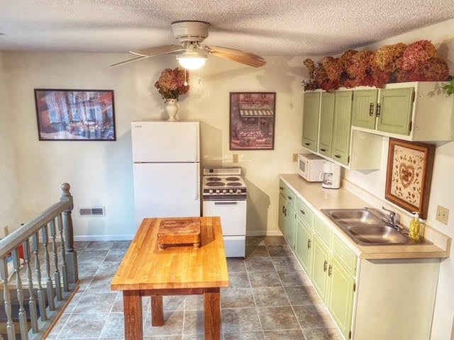 Photo - 10012 Garr Rd