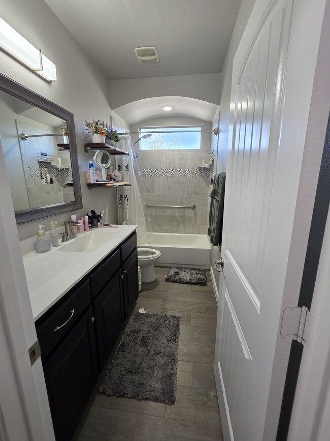 Photo - 9136 Grovehurst Rd