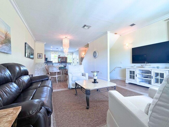 Building Photo - 635 Casa Loma Blvd Rental