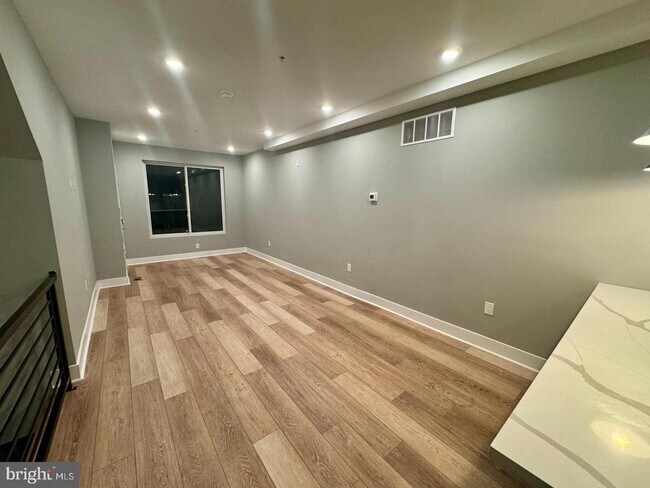 Photo - 2526 Cecil B. Moore Ave Unidad 1