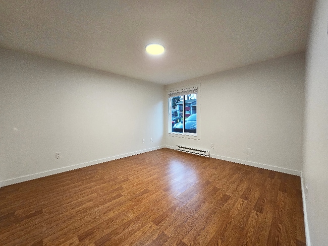 Photo - 9827 158th St E Unidad 2