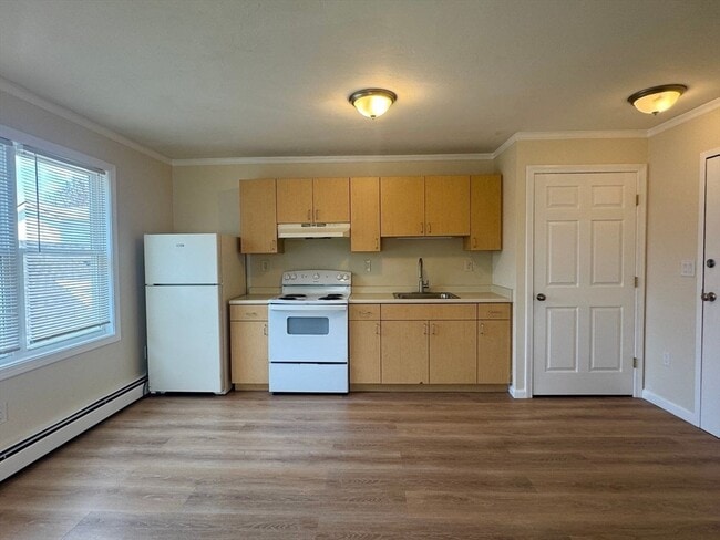 Building Photo - 111 Main St Unit 3R Rental