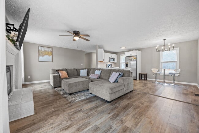 38 Hallmark Dr