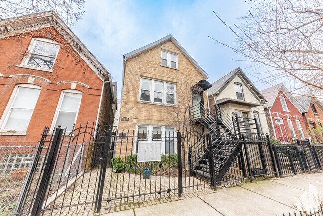 Building Photo - 2335 W Moffat St Rental